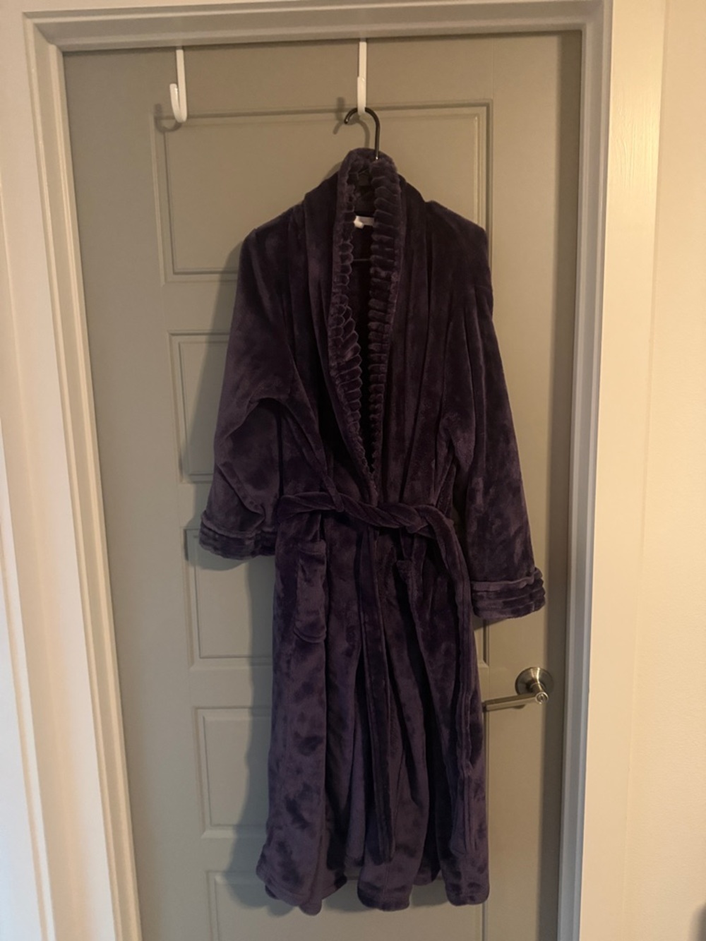 White Mark Plush Shawl Collar Robe in Dark Purple